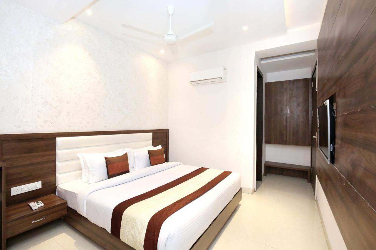 Oyo 11680 Hotel Grand Star Amritsar Esterno foto