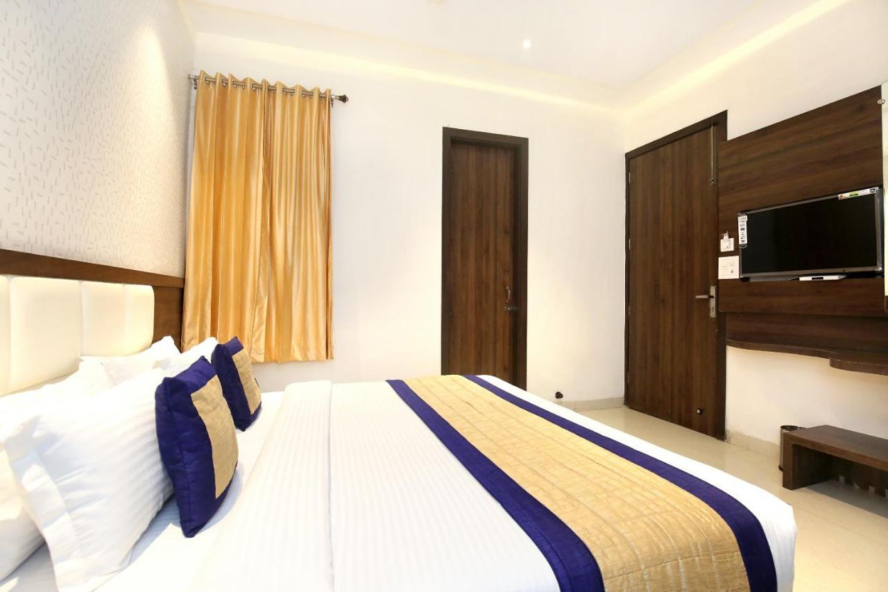 Oyo 11680 Hotel Grand Star Amritsar Esterno foto
